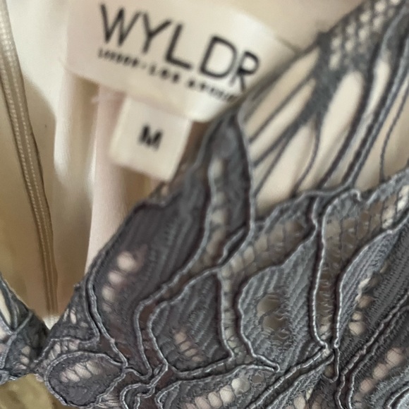 Grey lace cocktail dress - Picture 2 of 4